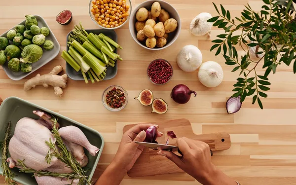 Preparación de una receta con ingredientes sencillos